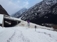 Continúa la situación de alerta por aludes en varias carreteras