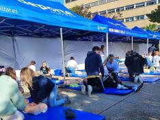 El día Mundial de la parada cardiaca se ha celebrado hoy en Zaragoza en la calle aprendiendo como se debe hacer una reanimación