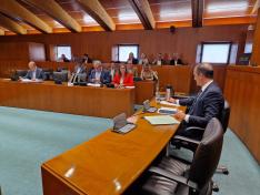 El consejero de Sanidad, José Luis Bancalero Flores, durante la comparecencia, hoy, en la Comisión de Sanidad