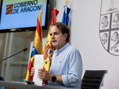 El consejero de Hacienda, Interior y Administración Pública, Roberto Bermúdez de Castro, en su comparecencia de este jueves en el Pignatelli.