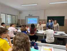 La consejera ha visitado hoy el IES El Picarral, donde se imparte el Bachillerato de Investigación y Excelencia.