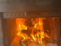 Para garantizar el buen funcionamiento de una chimenea hay que seguir unos pasos claros y sencillos