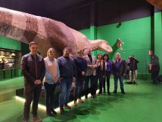 Blasco, Cobos y Navarro, junto a diferentes representantes institucionales.