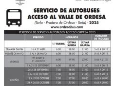 Cartel informativo sobre el servicio de autobuses de Torla a la pradera de Ordesa.