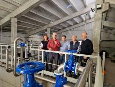 El director del Instituto Aragonés del Agua, Luis Estaún, en una visita a Candanchú junto a otros representantes institucionales.