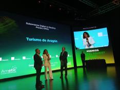 La gerente de Turismo de Aragón, María Jesús Gimeno, ha recibido el galardón por el SITAR.