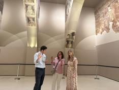 La vicepresidenta Mar Vaquero ha visitado las pinturas de Sijena en el MNAC