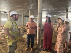 Visita a las obras del yacimiento del Círculo Católico en Huesca.