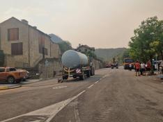 Las carreteras de la zona afectada por el incendio de Riglos quedarán exclusivamente para uso de los medios que trabajan en la extinción del mismo