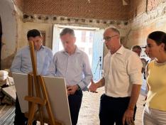 El consejero de Medio Ambiente y Turismo, Luis Biendicho y la directora general de Turismo y Hostelería, María Nogueras, junto al alcalde de Alcañiz, Miguel Ángel Estevan y el concejal de Patrimonio Cultural y Desarrollo, Carlos Andreu