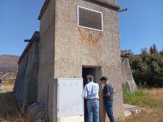 Técnicos del IAA en el depósito de La Peña Estación