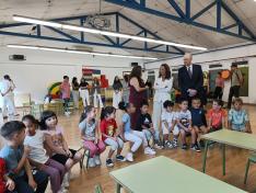 Los consejeros han acudido a la jornada de vacunación escolar, que comienza hoy en Aragón.