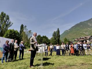 Acto de colocación de la primera piedra de la telecabina Benasque-Cerler.