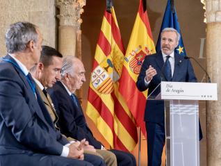 El presidente Azcón participa en el acto del Día de Aragón.