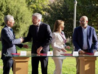 Firma del convenio para el impulso a 17.000 viviendas en Arcosur.