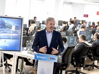 El presidente Azcón, en las instalaciones de Integra Tecnología.