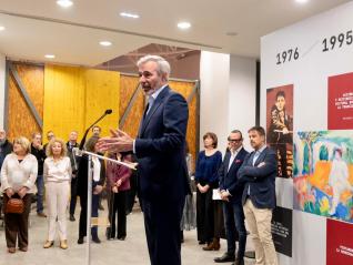 El presidente Jorge Azcón ha inaugurado la exposición ‘Aragón y las artes: 1976-1995’.