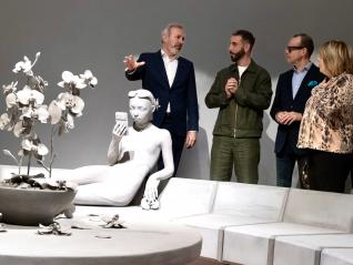 El presidente inaugura la exposición ‘Alejandro Monge. Synthetic Nature’.