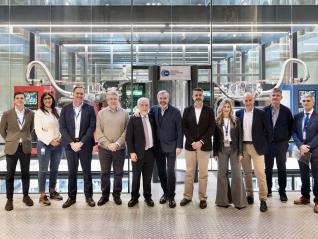 Jorge Azcón visita el Centro Nacional de Supercomputación.