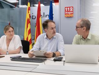 El consejero Roberto Bermúdez de Castro y el director general de Interior y Emergencias, Miguel Ángel Clavero, en la reunión del CECOPI.