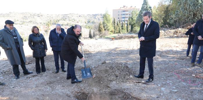 Primera piedra de la residencia de mayores de Alcañiz