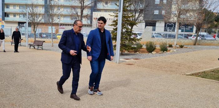 Felipe Faci presenta a la comunidad educativa del IES Segundo de Chomón el proyecto de construcción de un hangar en el aeropuerto de Teruel