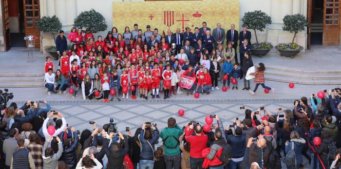 El Presidente de Aragón recibe a las campeonas de la Copa Reina