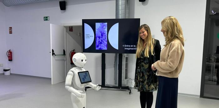 Mar Vaquero ha visitado este martes el Instituto Tecnológico de Aragón