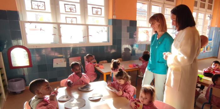 La consejera de Bienestar Social y Familia ha compartido con la Hermandad del Refugio su hoja de ruta por la inclusión