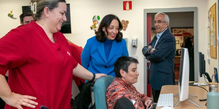 Susín ha estado este mediodía en el centro de día Josemi Monserrate, de Dfa, en Zaragoza