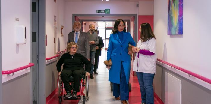 Susín ha estado este mediodía en el centro de día Josemi Monserrate, de Dfa, en Zaragoza