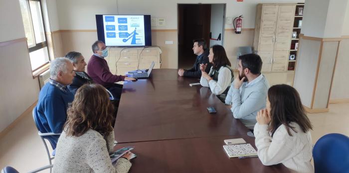 Susín ha estado esta mañana en ASPACE Huesca para conocer el espacio y su forma de trabajar