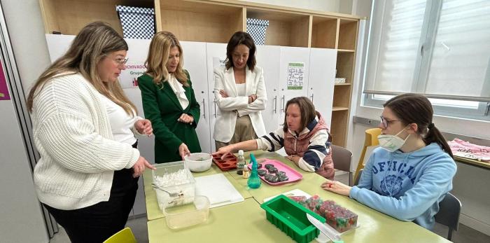 Las consejeras Susín y Vaquero han visitado este jueves, 21 de marzo, el centro de Fundación Down en la Jota