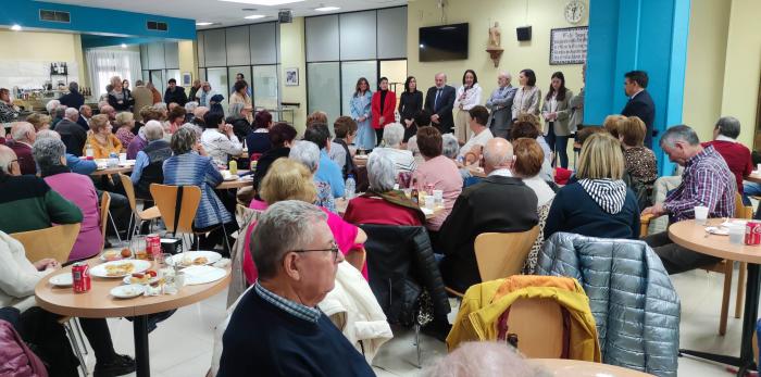 La visita a Calatayud ha incluido el Ayuntamiento, la Casa de Juventud, el centro de día para mayores y el centro ocupacional