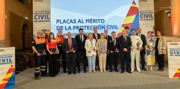 Acto de entrega de placas al Mérito de la Protección Civil en la Sala de la Corona del Edificio Pignatelli.