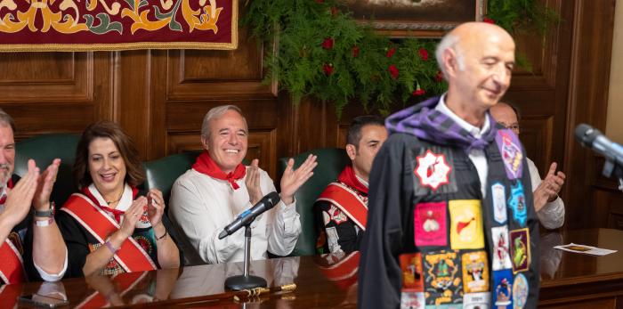El presidente Azcón, de rojo y blanco junto a otros miembros del Gobierno, ha estado este sábado en Teruel