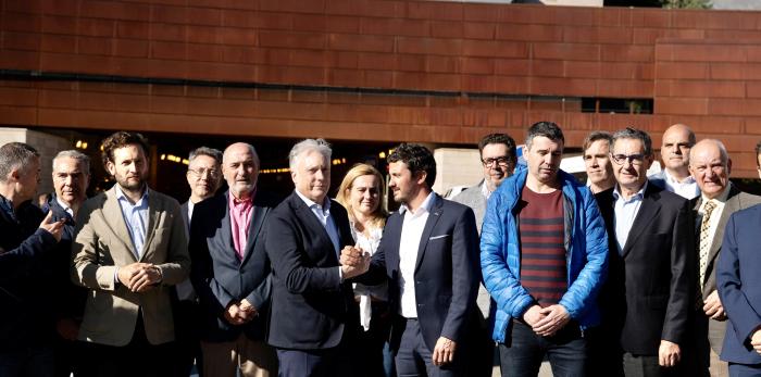 * Octavio López presidente de la Agrupación Europea de Cooperación Territorial (AECT) Pirineos-Pyrénées, de la que forman parte la Comunidad Autónoma de Aragón, la Diputación Provincial de Huesca (DPH), el Departamento de Hautes-Pyrénées y el Departamento