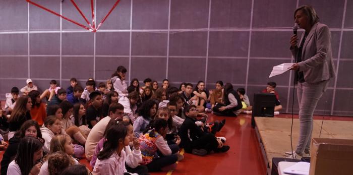 A su llegada a Teruel los 120 participantes en el IV Encuentro el viernes empezaron a preparar su coreografía de cierre