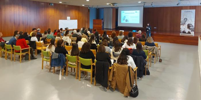 La 16ª edición de la jornada de CuidArte ha reunido a más de medio centenar de profesionales este jueves