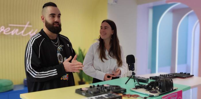 La gerente del IAJ y el COO de Feelsing han presentado este jueves Aragón Music, con inscripciones abiertas hasta el 12 de diciembre