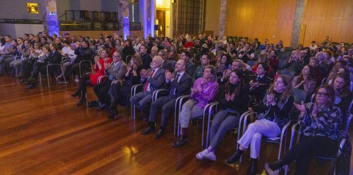 El acto ha incluido la entrega de reconocimientos a varios proyectos por su compromiso con la igualdad en el ámbito laboral, de formación, cultural, deportivo y social