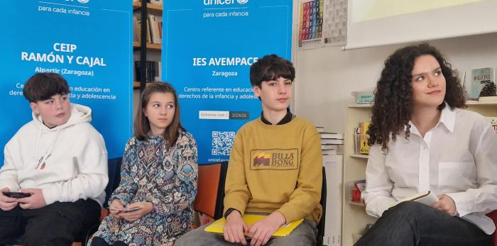 Entrega del reconocimiento de Unicef al IES Avempace como centro educativo referente en derechos de la infancia.