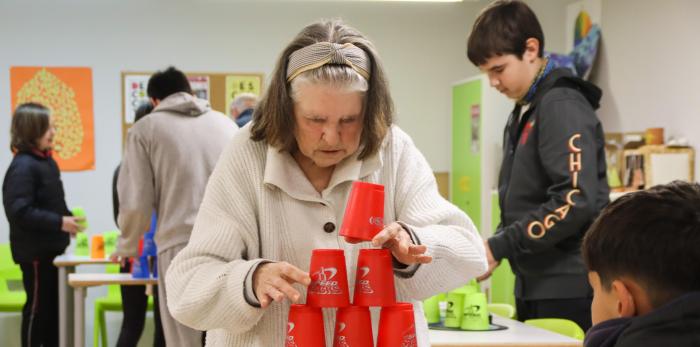 Alumnos del IES La Azucarera y usuarios de la Asociación Utrillo participan en el II campeonato abierto de stacking