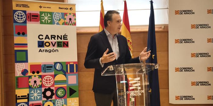 Tanto la consejera Susín como el resto de firmantes han destacado la importancia de este convenio para los jóvenes aragoneses