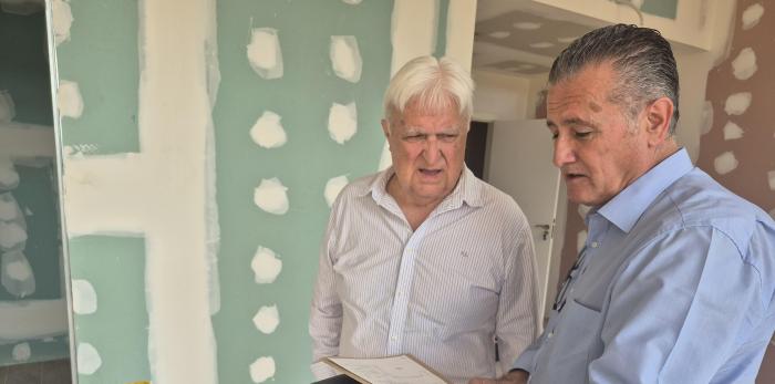 El DG, el alcalde y la concejala de Cultura del Ayuntamiento de Peraltilla han visitado las instalaciones junto al jefe de obra