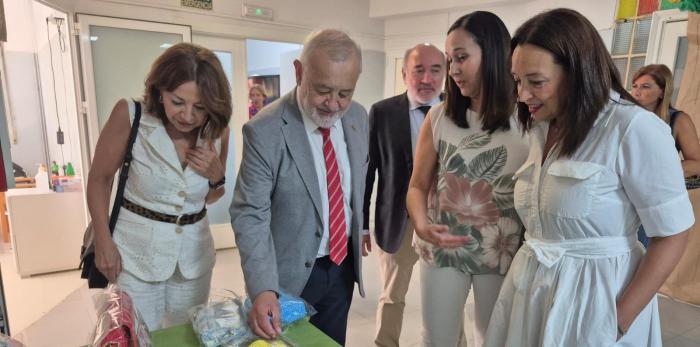 El Centro Asistencial de Calatayud ha conmemorado este viernes 60 años de historia y compromiso