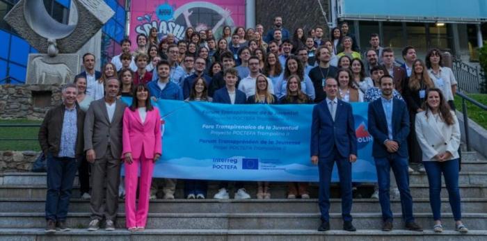 Foto de familias del V Foro Transpirenaico de la Juventud