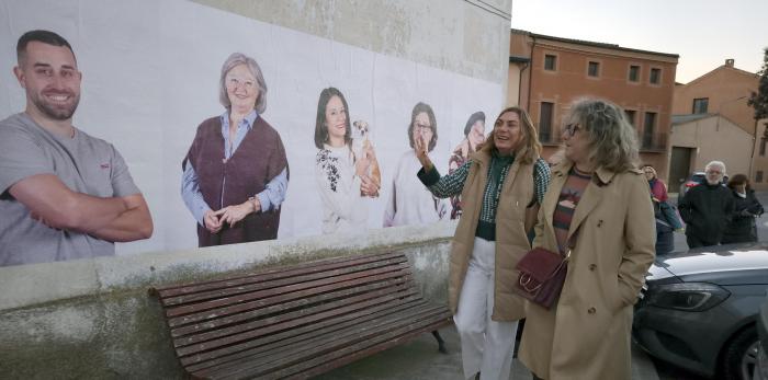 Muchos de los protagonistas de la muestra y varios vecinos de Pastriz han estado presentes en la inauguración de Semblanzas