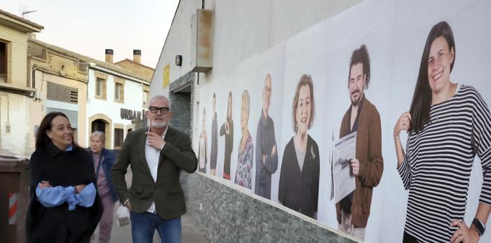 Muchos de los protagonistas de la muestra y varios vecinos de Pastriz han estado presentes en la inauguración de Semblanzas