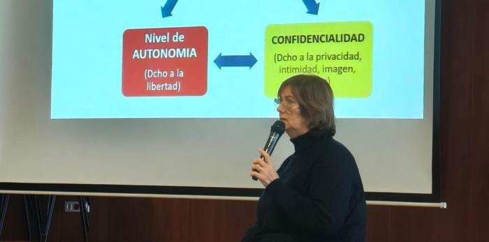 Medio centenar de profesionales se han dado cita en la última jornada de los CuidArte